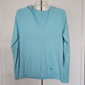 NWOT: North Face hooded pullover shirt size L